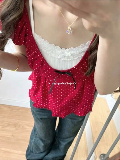 AAAAA RED IS SO PRETTY AND THE POLKA DOTS IS 😍😍 #milkmaidtop