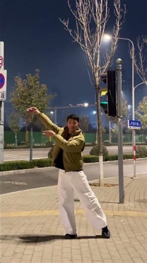 Know know know know no no no no no #I m not a professional at dancing #Like dancing there are