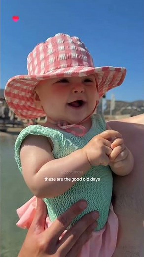 My little beach babe 🤠 could watch her all day crawling across the sand living her best life 🌊🐚
