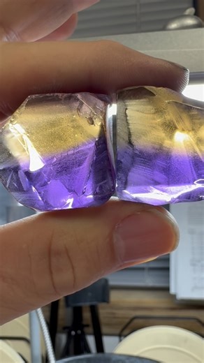 📐💎Toujour (Resource Mechanic)💎📐 on Instagram: "Matched pairs will always command a premium. True matches. What most don’t know is that it’s nearly impossible to construct from the rough. Almost always we have to take stones that are already cut and recut them into the shape or desired design. That’s what most of the worlds gem faceters do. Only single digit percentage cut from the rough like myself and others. For those reasons a matched pair will generally run about thirty percent more than