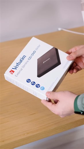 Verbatim Türkiye on Instagram: "İnce tasarımlı modern dizüstü bilgisayarlarda optik sürücüye yer verilmese de CD ve DVD’ler hala güvenli arşivlemenin vazgeçilmez yollarından biri. USB-C bağlantılı Verbatim External Slimline CD/DVD Yazıcı, kompakt yapısı ve harici güç gerektirmeyen tasarımıyla notebook ve ultrabooklar için pratik bir çözüm sunar. Yazılım kurulumundan veri yedeklemeye kadar günlük ihtiyaçlarınızı kolayca karşılar. #Verbatim #CDDVDYazıcı #USBC #VeriArşivleme #Zoomİthalat"