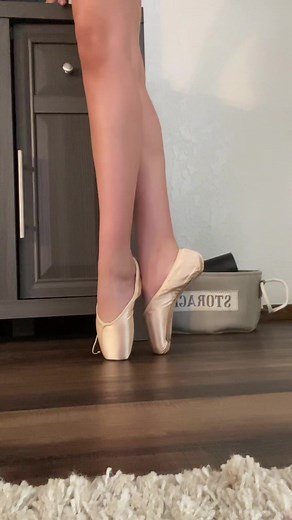 first pair of pointe shoes! any tips?? ❤️ #fyp #ballet #firstpointeshoes #pointe