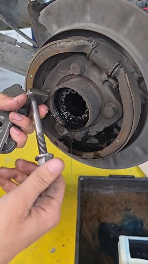 gmc rear axle bearing and seal replacement guide #automotive | Autotech