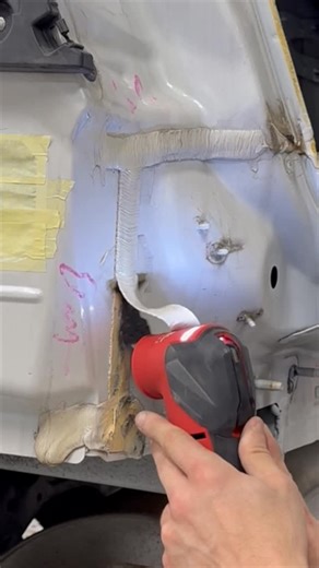 Kyle Neely on Instagram: "I spent years trying many different ways to remove seam sealer, I wish I knew about this method years ago! I highly recommend you grab one of these oscillating tools from @milwaukeetool and try it out, trust me you won’t regret it! #autobody #collision #automotive #milwaukeetools #OscillatingTool"