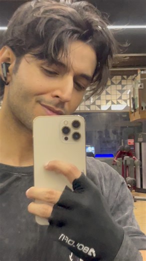 Cap off and posing on | Siddharth Gupta