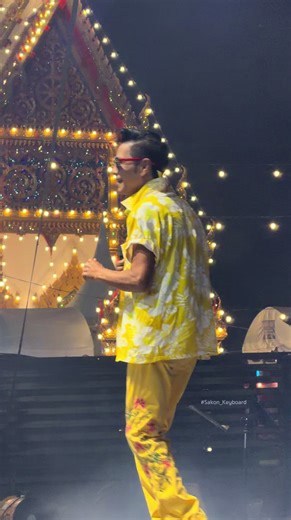 การแสดงสดศรสุพรรณโชว์ที่ยิ่งใหญ่