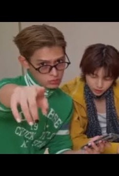 How to tell keonho and Sean apart!(this is how I spot the difference it may be helpful or not!)