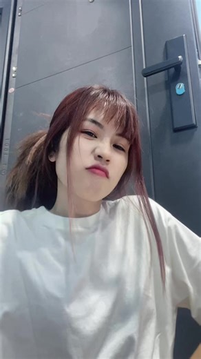 အပြင်မှာနေရအောင် အိမ်မရှိယာမရှိမှမဟုတ်တာဟဲဟဲ😝#koekoe #မြင်ပါများပီးချစ်ကျွမ်းဝင်အောင်လို့🤒🖤 #fyp