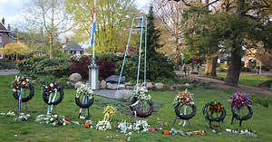 Ingetogen Dodenherdenking in gemeente Rheden