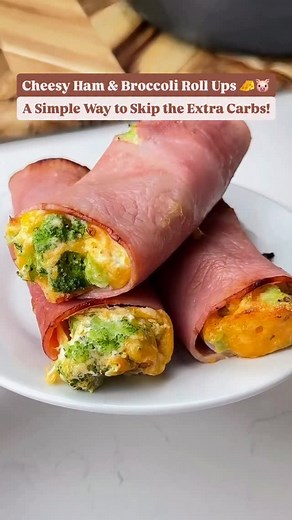 Cheesy Ham & Broccoli Roll Ups 🧀🐷 This easy recipe turns deli ham into crispy, handheld bites with a creamy vegetable filling. It’s a versatile, high-protein option that works perfectly as a quick lunch, savory appetizer, or satisfying snack. 😋 🚨 Full recipe with tips, variations, and nutrition info: ➡️ https://keto.recipes/keto-friendly-cheesy-ham-broccoli-roll-ups/ 💬 Would you give these a try? Drop a 🥦 below! Don't forget to SAVE and SHARE this easy #snack #recipe! 📸: @ketosnackz | Ket