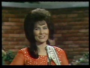 Loretta Lynn - The Race Is On