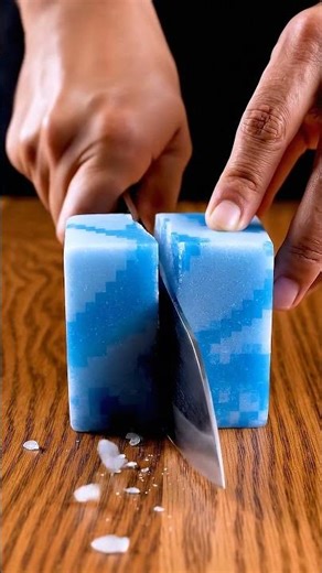 🔪 Slicing open a REAL Minecraft Ice Block! 😱