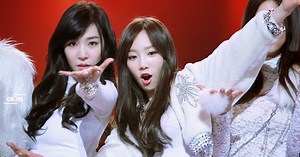 This is how Taeyeon reacted when she realized Tiffany was filming her in secret