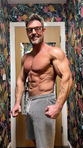 I Haven’t Done a Crunch in Years… These Abs Prove It