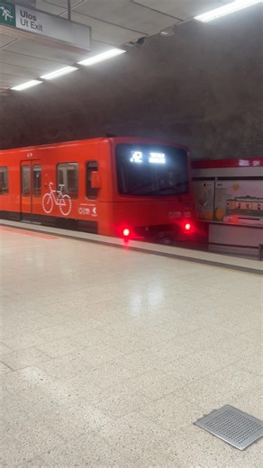 M100 on the M2 line departs from Kamppi