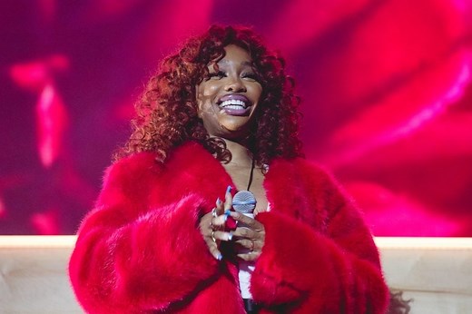 SZA Talks Protecting Her Mental Health From 'Psychosis Inducing' Music Industry And Online Scrutiny | Essence