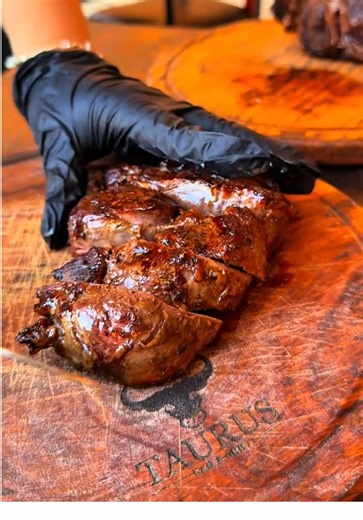 Experiencia única de carne Angus en Taurus
