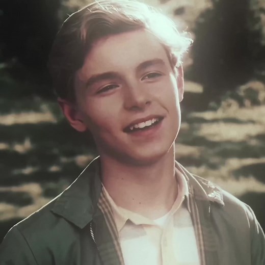 Julie and Bryce Relationship Moments in Flipped
