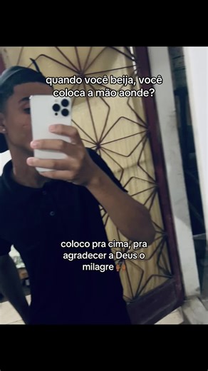 O que fazer com as mãos na hora do beijo?