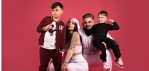 Cântă trap, dar are o familie extraordinară și doi copii superbi. Hai să o cunoști pe Badd G!