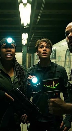 CREEPY ALIEN AT THE SUBWAY...!👽🚇🌑#shorts #aigenerated #horror