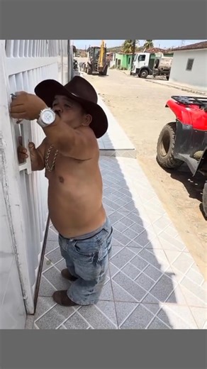 #covid19UK #halloweentheme #fla #emailcontact #WWII #Godslove #comediante #prizes #BreakingNews #instagram | Leandro Makitao Silva Rodrigues