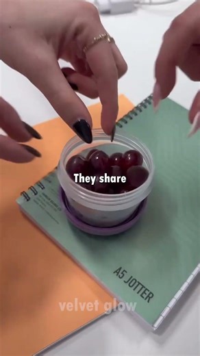 Signs Your Classmates Like You 😳 Friendship Test!