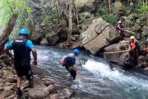 153K views · 1.6K reactions | HEYYY TIR MOI TAAAAAA 蘿﫡 C just ene montaz video- pou pass n message ki mem pna grand bassin sipa pna fondeur- to toujour kav noyer avec courant delo. Ene gillet sauvetage- ene floteur- pas cout cher. Amen li ar toi to servi li. Malheur pna lodeur peut import to ene terrible ou pas. Bref ene zoli aventure. Merci tou ceki ti present et oci nou ban sponsore.  | Vertex Exploration- Mauritius | Facebook