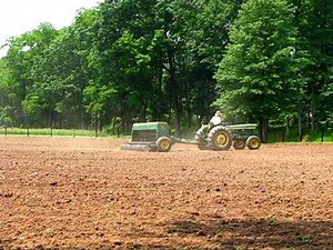 1530 John Deere Drilling Soyabeans