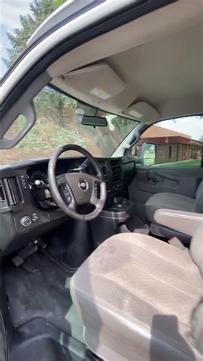 2022 Chevy Express 3500 14ft box truck