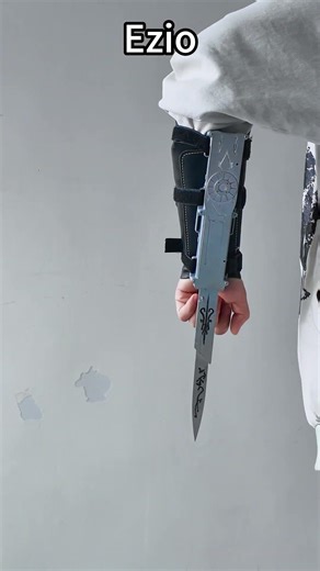 I made a replica of the Assassin's Creed hidden blade！