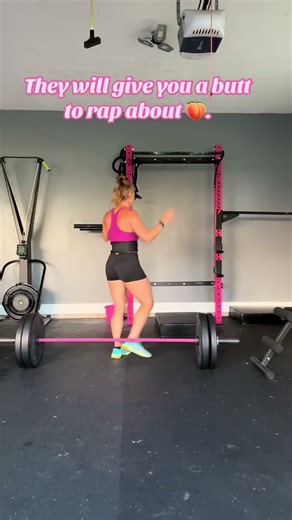 Weightlifting Benefits for Women: Dispelling Myths and Building Curves