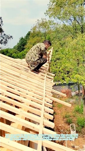 Fearless Carpenter Working on a Dangerous Roof! 😱