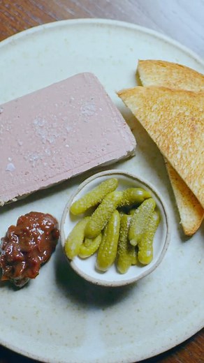Months of perfecting his technique, and now Tom Kerridge is sharing it with you! Create a silky-smooth Duck Liver Parfait like a pro 🦆👌 #SecretsofthePubKitchen | Food Network UK