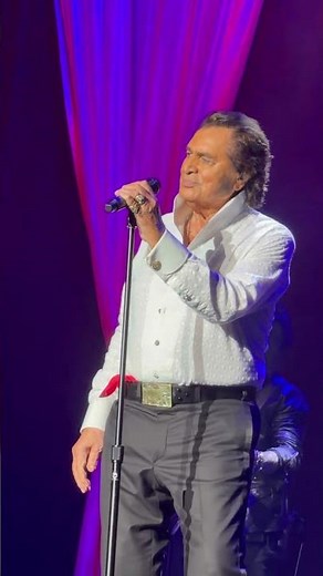 "Please Release Me: Part 1 #engelberthumperdinck #concert #kingofromance #legend