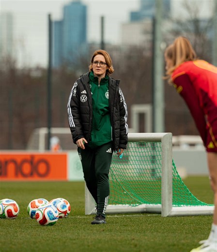 Hört zu und lernt 🤝 #dfbfrauen #training