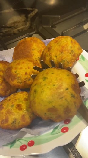 Bangladeshi Stuffed Fritters Recipe