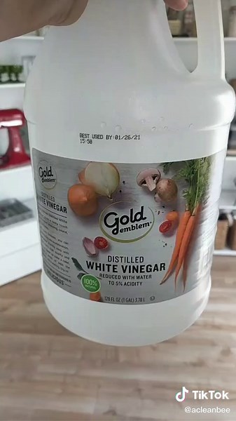 Effective DIY Shower Cleaning Spray Recipe