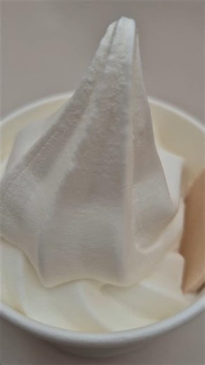 Have you eaten ice-cream on a full moonlight? Magic and mystery