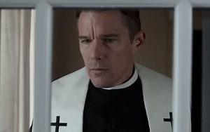 Tráiler de 'First Reformed': Ethan Hawke tiene una crisis de fe en esta variante religiosa de 'Taxi Driver'