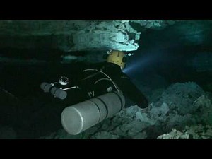 Cave Diving in Sidemount configuration