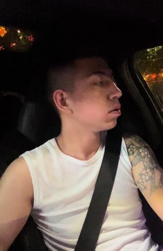 我没你想的光鲜 我一直在碰壁 在各种事情上跌倒 但我不逃避 我全部接受