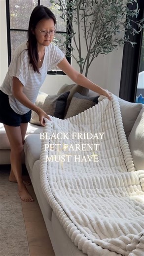 Lisa Kanegae on Instagram: "‼️ BEFORE you request the link for this video you must be following me before you request a link or the message will be blocked due to IG privacy settings. 💫 Comment SHOP and I’ll send the Links to your DM This couch cover has been great for my two little pups. It keeps our sofa cleaner. It’s so nice to just throw this in the wash. Love that the design blends and seamlessly with the rest of our decor #amazonfind #amazonmusthave https://amzlink.to/az0Zmumt4CrR5"