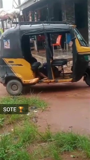 BREAKING: Gunmen K!ll Two in Broad Daylight Att@ck at Ekwulobia/Oko, Burn AVG Vehicle | Biafra News Update