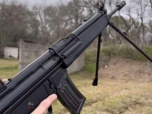 HK93自动步枪实弹射击