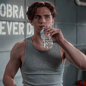 Robby vs Miguel peak fighter physique...🔥{4k} || #shorts #edit #cobrakai