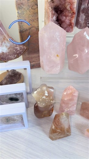 Join me tonight (18th of November) for a Black Friday Crystal sale live. There’s 25% off everything plus they’ll be the usual fun and games, see you there ❤️💫✨ #crystals #blackfriday #crystalshopuk