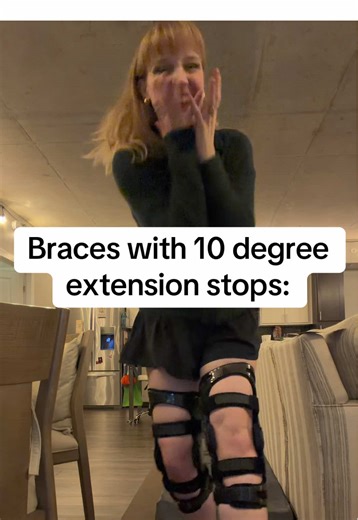 Note* I try not to fully extend my knees as far back as they will go bc I’d like to avoid damage yolo 💃✨ #clehlersdanlos #bilateralkneebraces #genurecurvatum