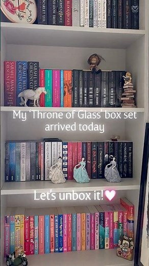 Unboxing the TOG boxset✨✨ #bookbites #unboxing #bookish #booktok #booktube #bookworm #bookstagram