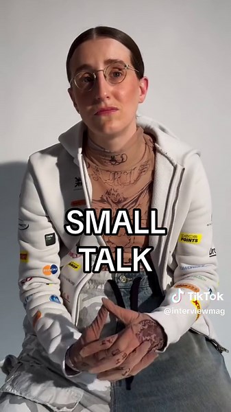 “Coolest pronoun? He/him. No question.” Comedian and podcast host #RobbyHoffman takes our Rorschach test behind-the-scenes of her Spring issue shoot 🖋️